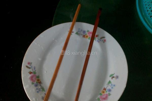 微波炉黑胡椒香小鸡腿的做法图解1