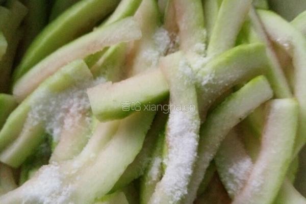 番茄炒西瓜皮的做法图解2