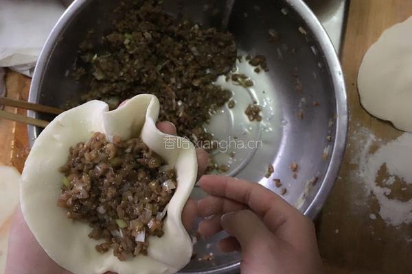 茄子素包子的做法图解5