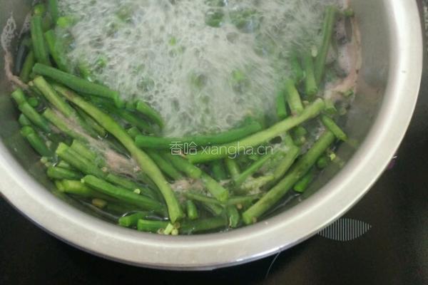 干煸线豆的做法图解1