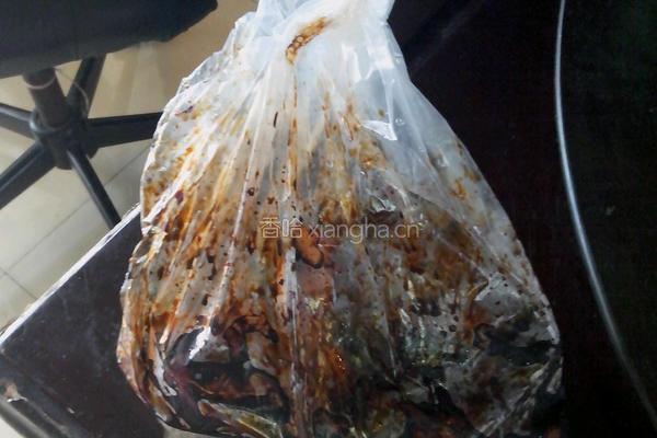 微波炉酱油烤小鸡腿的做法图解5