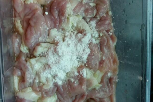 猪粉肠炒六棱豆的做法图解3