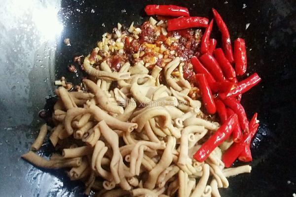 爆炒麻辣鸭肠的做法图解7