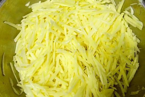 肉末土豆饼的做法图解1