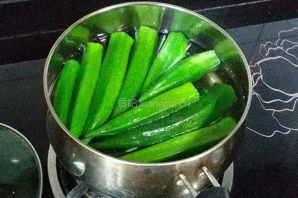 秋葵炒肉片的做法图解4