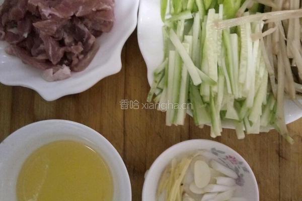 肉丝小炒的做法图解1