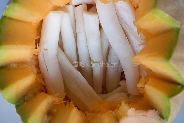 海鲜菇排骨蒸南瓜的做法图解5