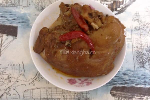 卤猪肘