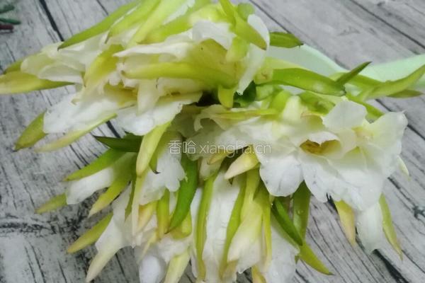 上汤丸子霸王花的做法图解1