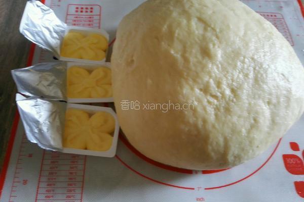 豆沙面包圈的做法图解2