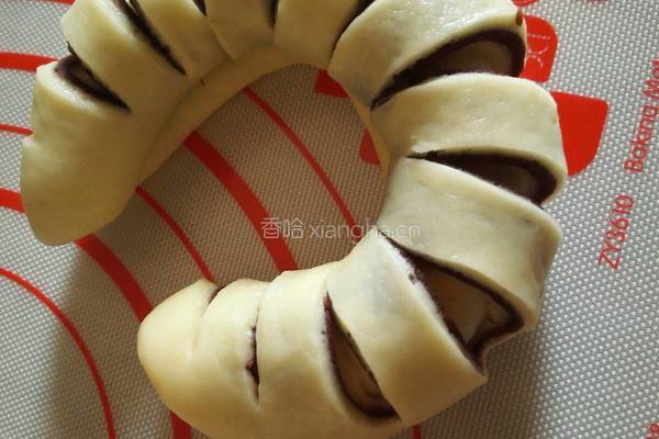 豆沙面包圈的做法图解11