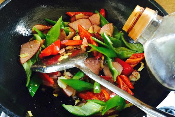 青椒炒腊肉的做法图解6