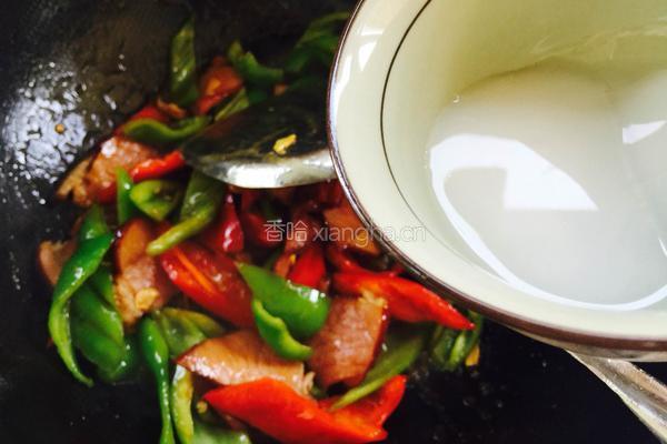 青椒炒腊肉的做法图解8