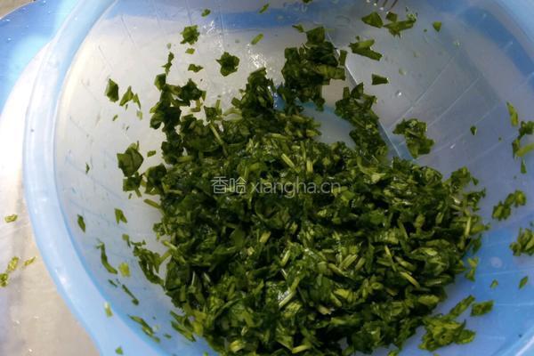 虾仁空心菜包子的做法图解3