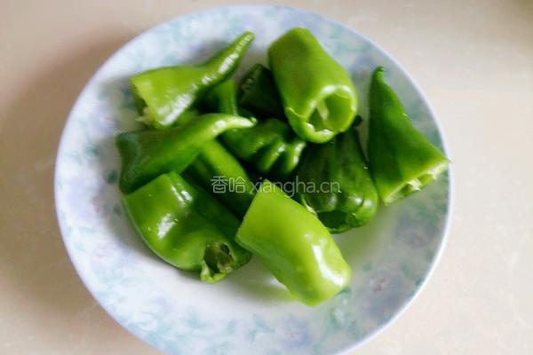 虎皮尖椒的做法图解1