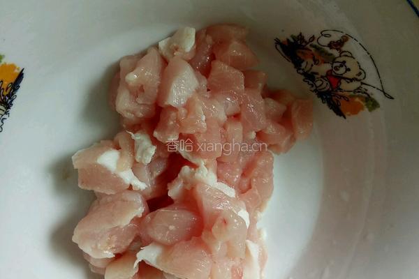 毛豆炒肉的做法图解2