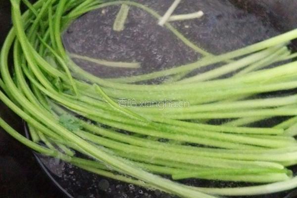 芹菜炒香干的做法图解2