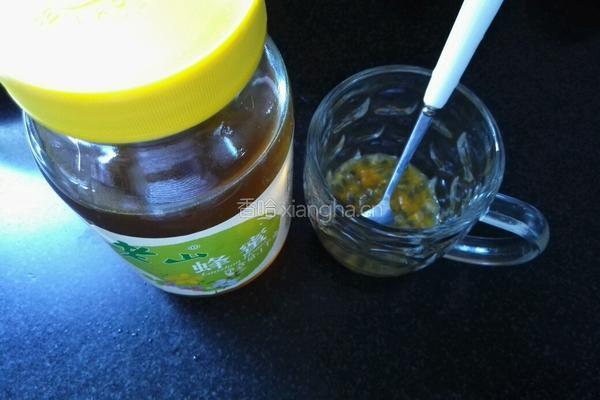 蜂蜜百香果果饮的做法图解4