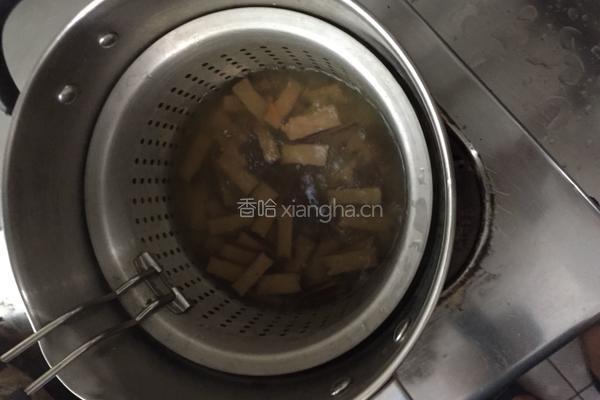 芹菜香干炒肉的做法图解13