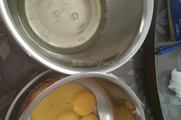 百香果戚风蛋糕的做法图解1