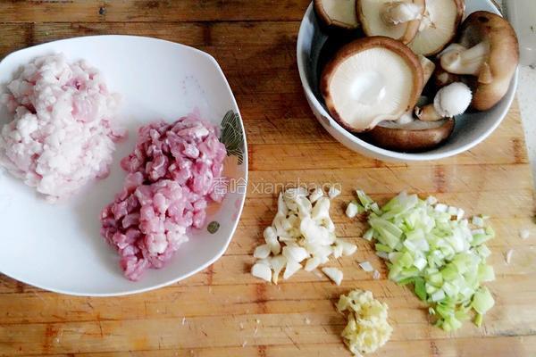 香菇肉酱的做法图解1