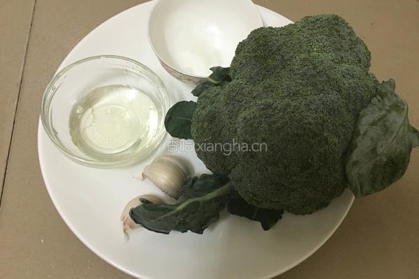 蒜蓉西兰花的做法图解1