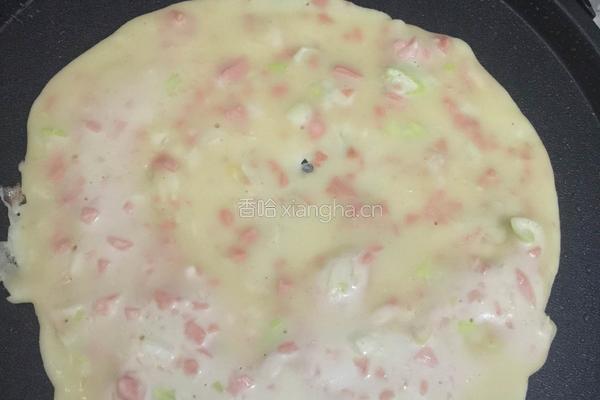鸡蛋香肠饼的做法图解3