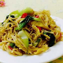 鸡蛋青菜炒面的做法[图]