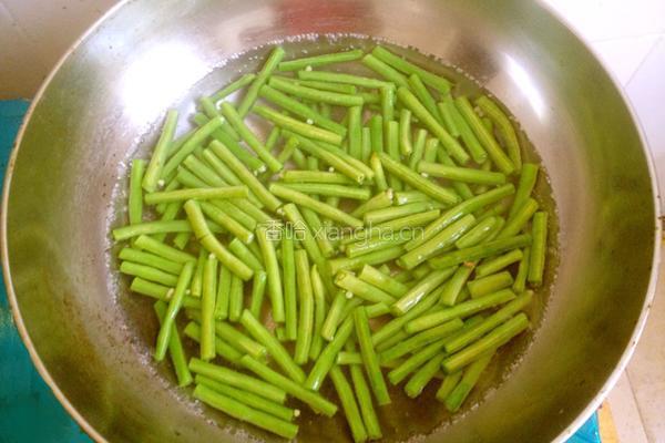 豆角炒肉的做法图解4
