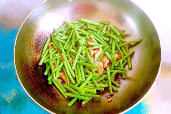 豆角炒肉的做法图解7