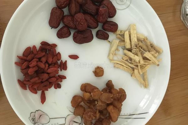 滋补猪心汤的做法图解1