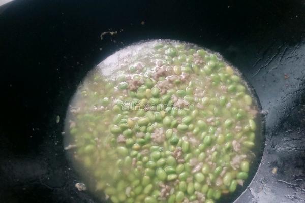 肉末毛豆的做法图解3