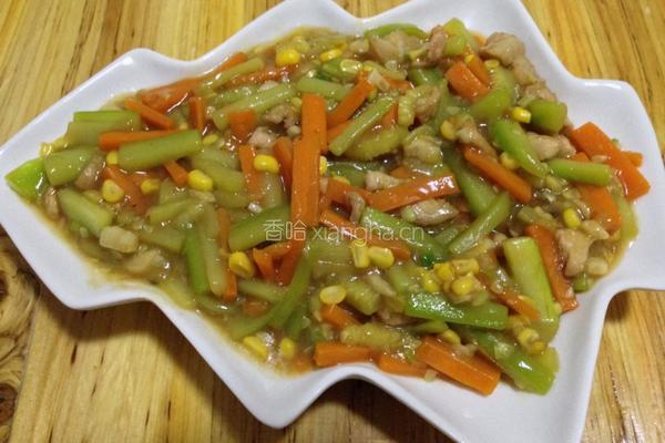 西葫芦胡萝卜玉米炒肉丁的做法图解4