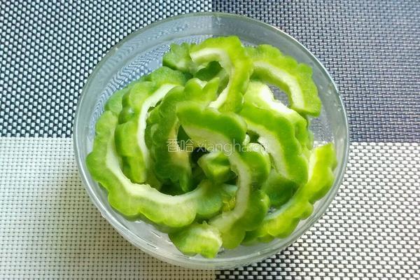 苦瓜菊花粥的做法图解5