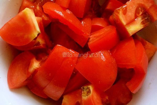 虾米豆腐番茄汤的做法图解2