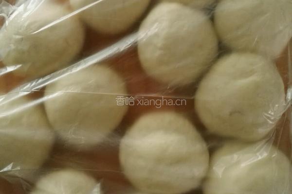 葡萄干小面包的做法图解6