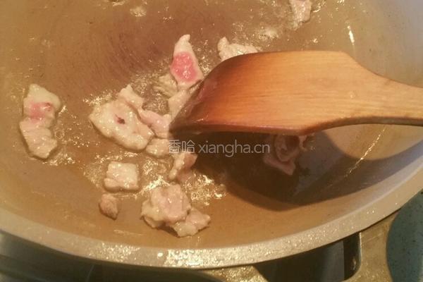 木耳炒白菜的做法图解3