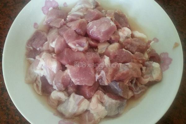 苹果烧肉的做法图解1