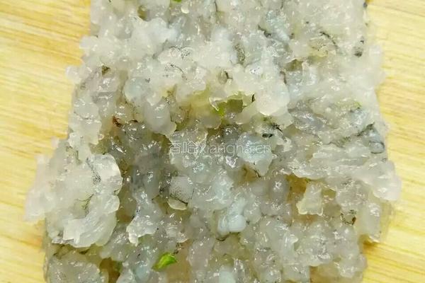虾仁瘦肉粥的做法图解1
