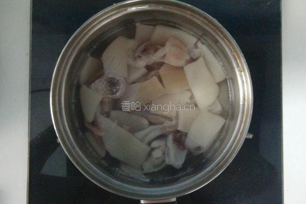 葱爆鱿鱼的做法图解4