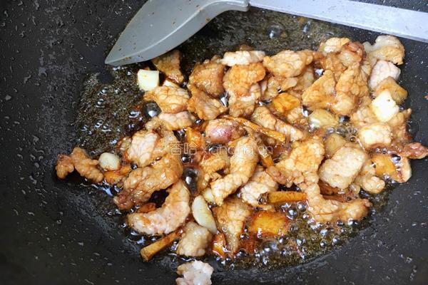 青瓜炒肉片的做法图解2