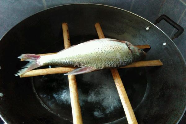 清蒸武昌鱼的做法图解4