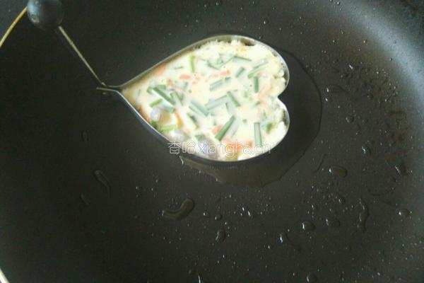 胡萝卜韭菜虾仁饼的做法图解6