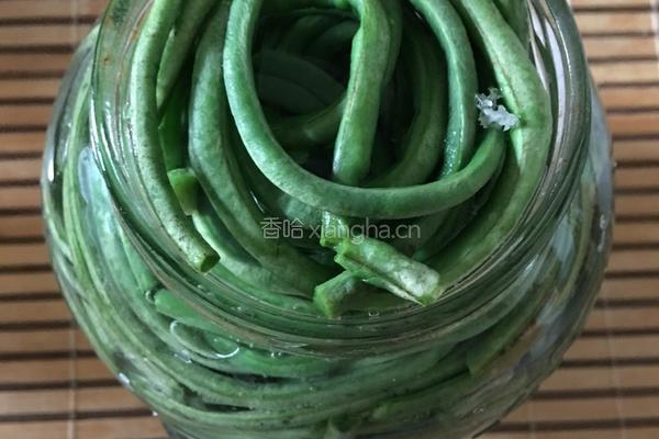 自制酸豆角的做法图解2