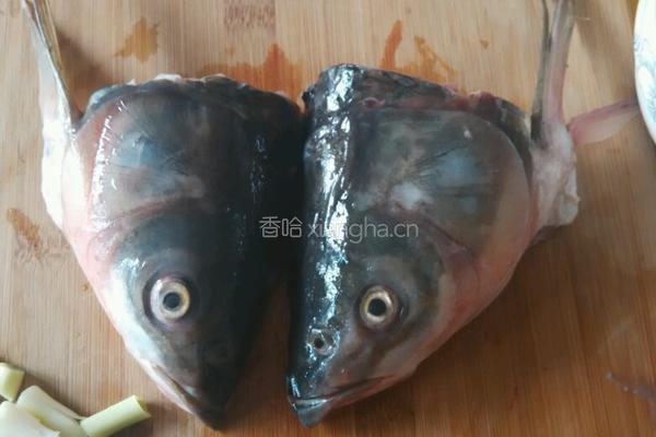 鱼头汤的做法图解2