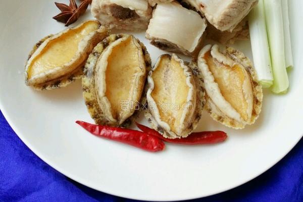 鲍鱼烧排骨的做法图解2