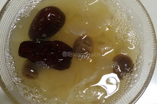 银耳红枣桂圆羹的做法图解8