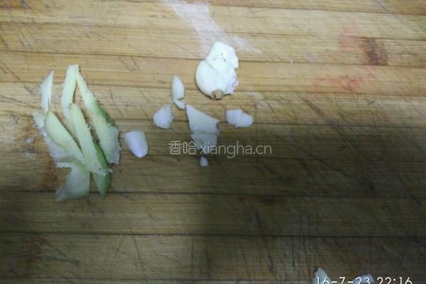 洗头鱼煮饺子鲜汤的做法图解1