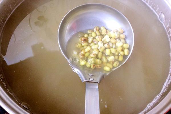 大米绿豆粥的做法图解4
