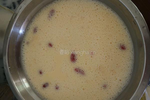 牛奶杞子炖鸡蛋的做法图解5